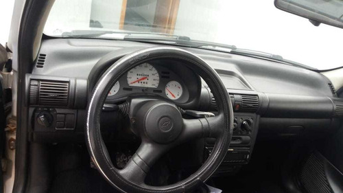 Vendo Corsa Sedan Da Chevrolet Na Cor Prata 4 Portas