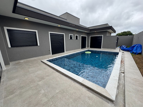 Imóvel De Alto Padão No Centro Piraquara Com Piscina Com Borda Infinita E Area Gourmet