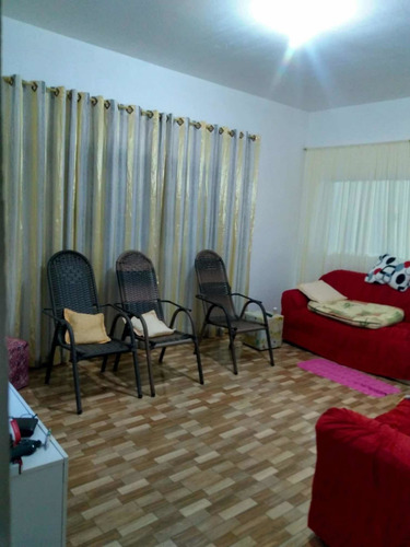 Chácara Com Casa De 216 Metros Quadrados Com Varanda
