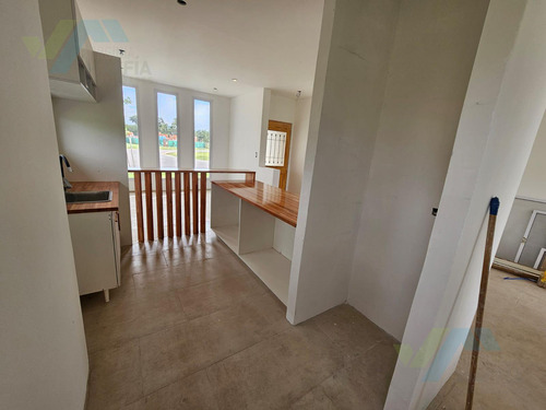 Casa En Venta 4 Ambientes En Santa Lucia - Pilar Del Este