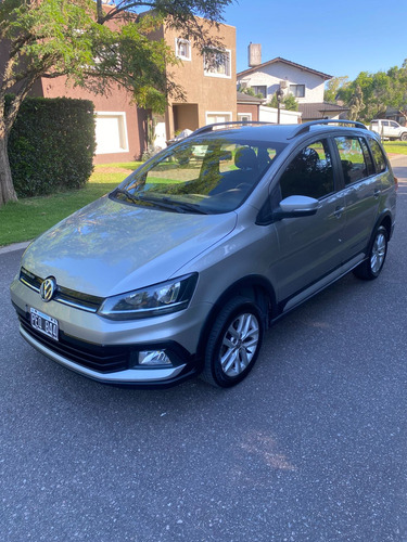 Volkswagen Suran Cross 1.6 Highline 101cv