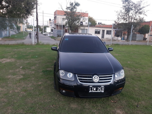 Volkswagen Bora 1.8 Highline T 180cv Cuero 2012