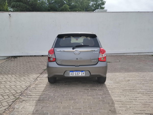 Toyota Etios 1.5 5p Xls 6mt