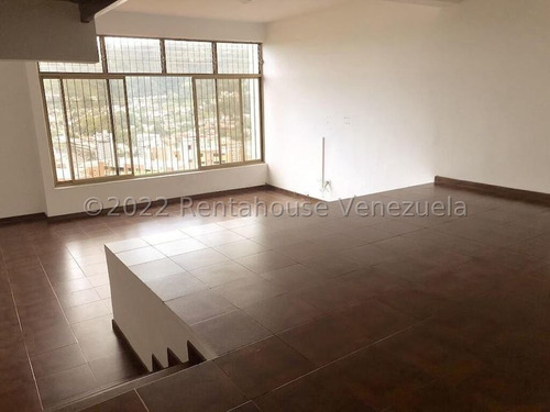 Imagen 6 de 10 de Townhouse En Venta Los Naranjos Del Cafetal Mls #22-20503 Excelente Townhouse Con Lindo Jardín Y Vista Panorámica. Ubicado En Calle Cerrada Con Vigilancia Y Distribuido En 3 Niveles.