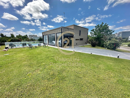 Casa En Venta En Barrio Santa Rita , Corredor Canning