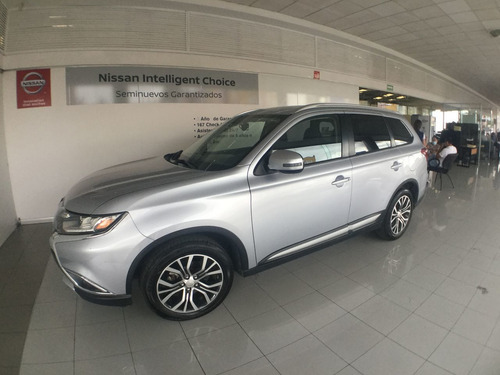 Imagen 2 de 15 de Mitsubishi Outlander 5 Puertas