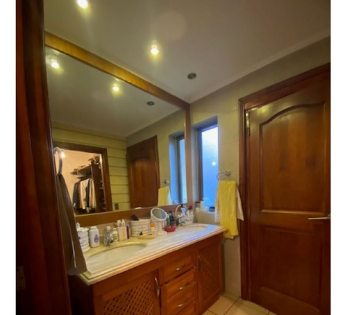 Vende Amplia Casa Familiar De 5d-4b, Portal De La Frontera
