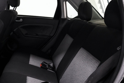 Ford Fiesta 1.6 Rocam Sedan 8v