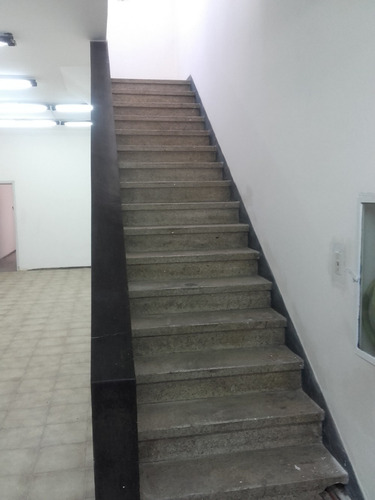 Local Con Renta Sobre Gral. Flores.