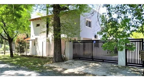 Hermosa Casa A La Venta En Barrio Parque El Cazador
