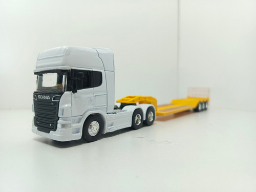 Camión Scania Escala 1:64 Con Carretón Toyplay Blanco