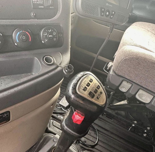 Freightliner Cascadia Evolution 2017 13 Velocidades Manual.