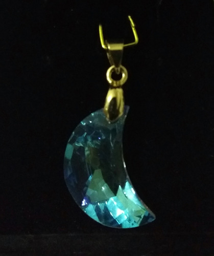 Imagem 4 de 7 de Pingente Lua Cristal Swarovski 2,0 Cm Folheado A Ouro 18k