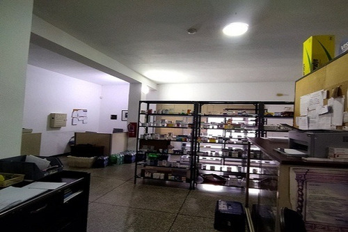 LG Asein1508 Vende Excelente Fondo De Comercio (farmacia) En Naguanagua.