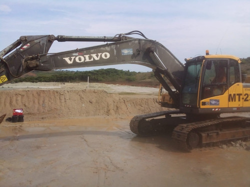 Imagem 1 de 6 de Volvo Escavadeira 256 - Ano 2014 - R$ 580.000