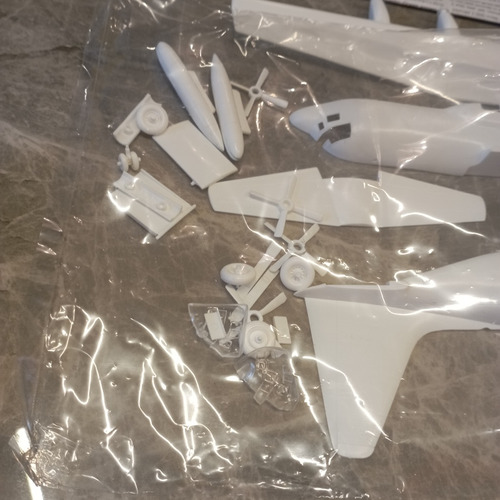 Revell Hércules 1:144 Aprox. (Usado)