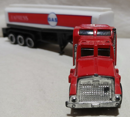 Camión Transporte Combustible Express Gas 1/64 Rojo (Usado)