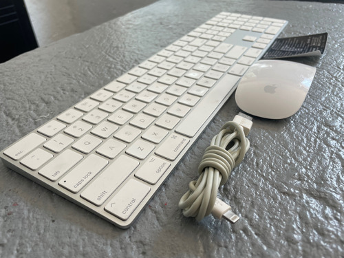 Combo Magic Keyboard C/ Num A1843 + Magic Mouse + S Sticker