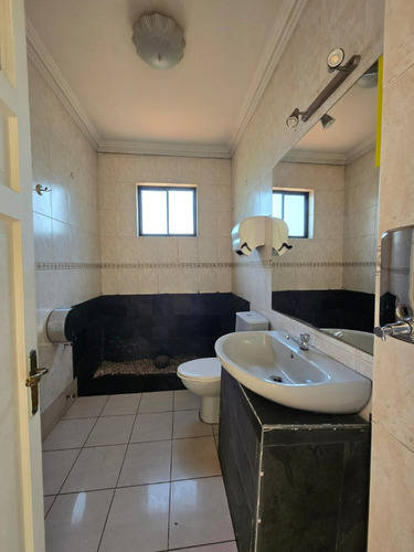 Casa Con Potencial Comercial Y Residencial Amplios Espacio