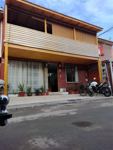 Casa En Venta De 4 Dorm. En Puente Alto