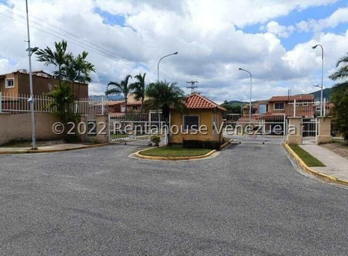 Townhouse En Venta Ubicado En Las Quintas Naguanagua Carabobo 23-10606, Eloisa Mejia