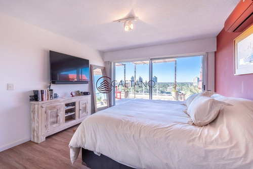 Hermoso Penthouse Lincoln Center- Ref: 639