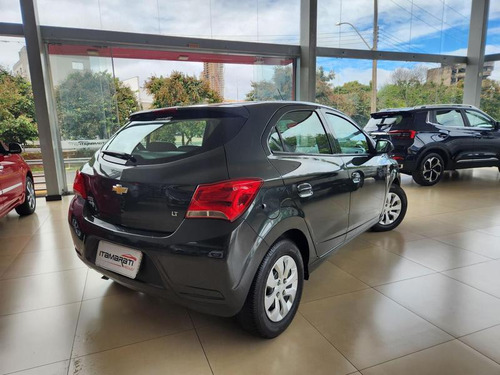 Chevrolet Onix 1.0 Lt 8v Flex 4p Manual