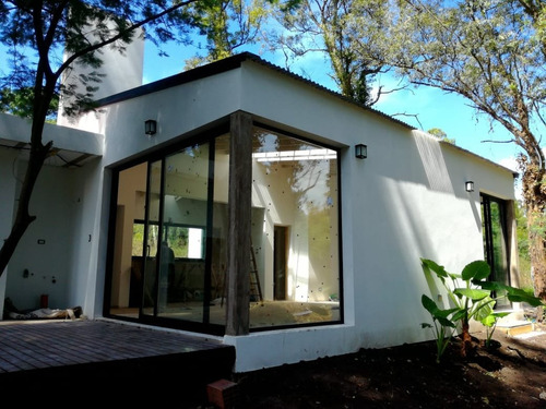 Venta Casa En Bosque Peralta Ramos De 3 Ambientes.
