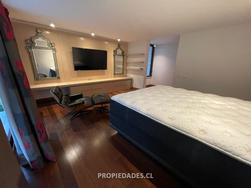 Depto En Venta De 4 Dorm. En Las Condes 800mts Jardin Propio