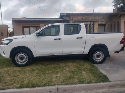 Toyota Hilux Dx 2017 Cd 2,4