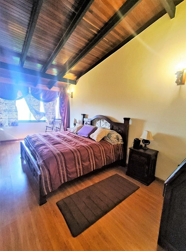 Imagen 13 de 22 de Sensacional Casa Con Amplios Jardines Y Vistas Espectaculares.