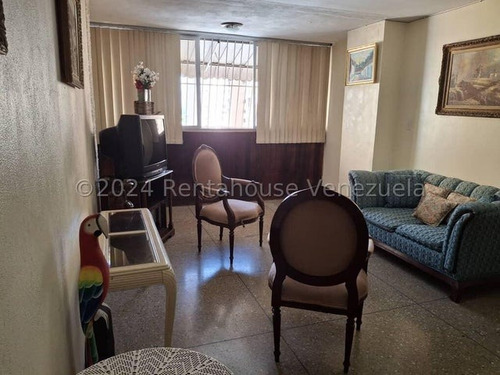 Apartamento En Venta En Urb. El Centro #25-14456 Rm