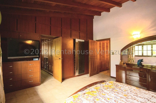 Exclusiva Casa En Venta Ubicada En Los Naranjos Del Cafetal 25-17320