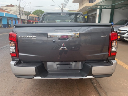 Imagem 6 de 15 de Mitsubishi L200 Triton Sport Hpe 2.4 Cinza 2022