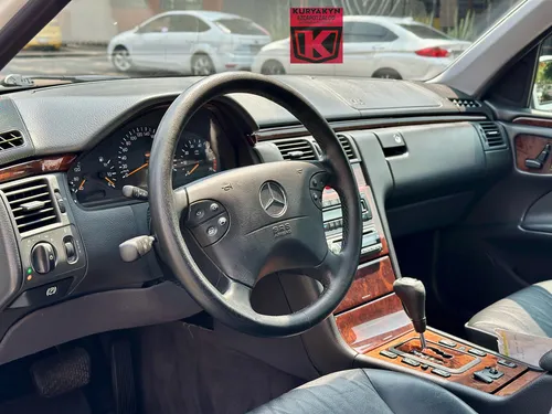 Mercedes-Benz Clase E 3.2 320 Elegance Mt