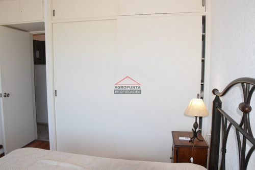 Apartamento En Peninsula 2 Dormitorios- Ref: 4785