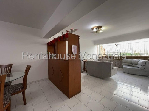 Apartamento En Venta Av Ppal San Agustin, Maracay 25-9386 Hc