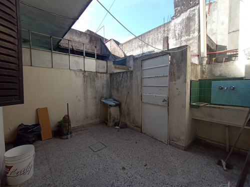 Edificio En Block De 5 Unidades Funcionales - Ideal Dos Familias O Inversión