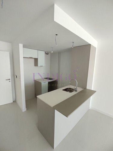 Imagen 10 de 16 de Apartamento En Artower, 1 Dormitorios, 1 Baños Muy Buen Vista Y Iluminación - Punta Del Este Chiverta