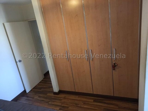 Imagen 8 de 17 de Apto En Venta En Los Chaguaramos 22-20300 Adri 04143391178