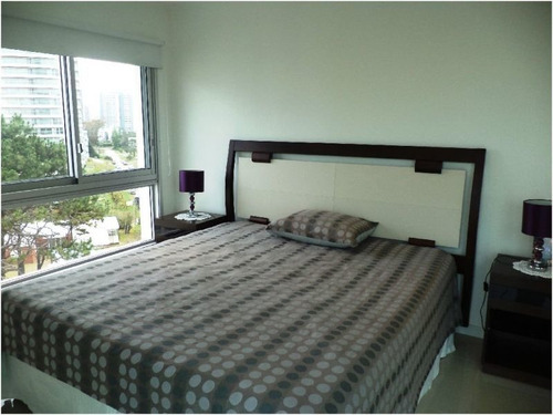 Venta De Apartamento 3 Dormitorios, En Playa Brava