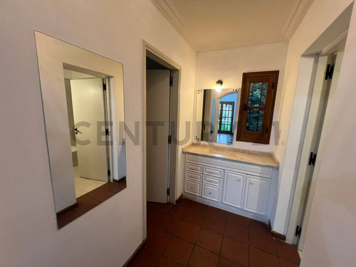 Casa En Venta En Chacras De Coria