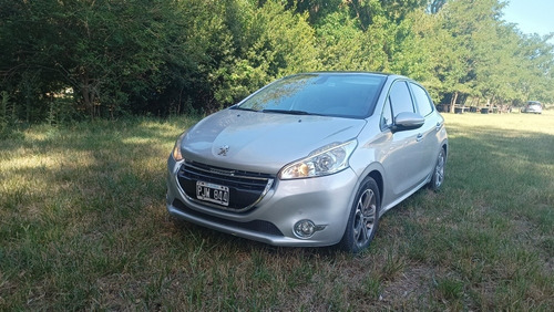Imagen 2 de 11 de Peugeot 208 2015 1.6 Feline Pack Cuir