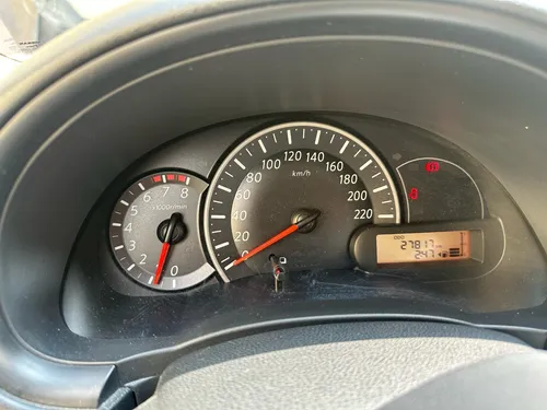 Nissan March 1.6 Sense