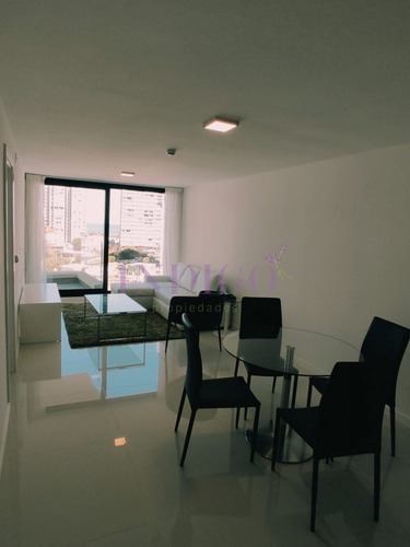 Imagen 3 de 16 de Apartamento En Artower, Con Buena Vista, Muy Luminoso, 1dormitori Y 1 Baño