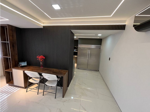 Apartamento En Venta, Res. Jade, Urb. La Soledad.