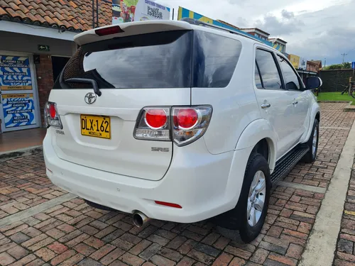 Toyota Fortuner Urbana Sr5 2.7cc Mt Aa 4x2