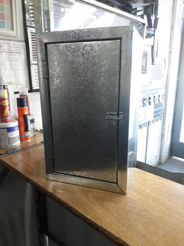 Imagen 8 de 9 de Caja / Tablero De Chapa Galvanizada