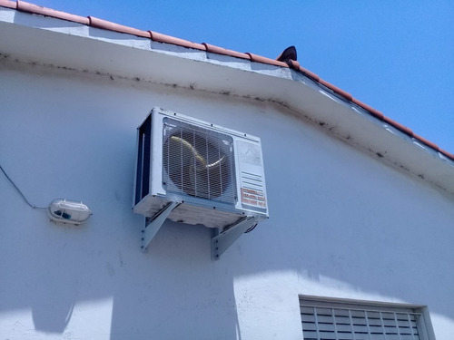 Imagen 6 de 8 de Aire Acondicionado Hogar Y Automotriz Instalacion Reparacio