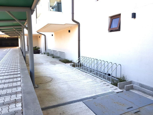 Departamento En Venta, Frente Al Lago
